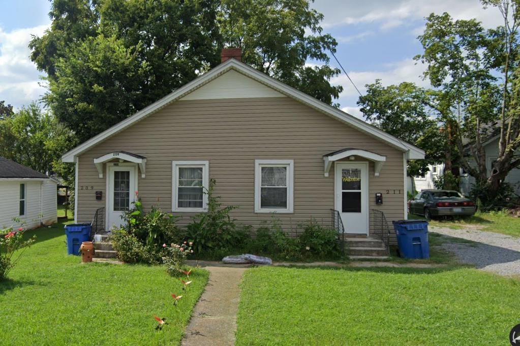 Primary Photo - 209 N. Lewis St
