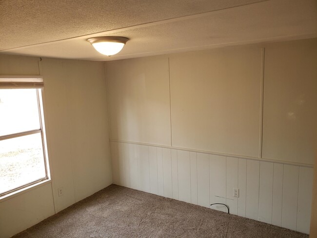 Building Photo - 69 Ransdell Ln