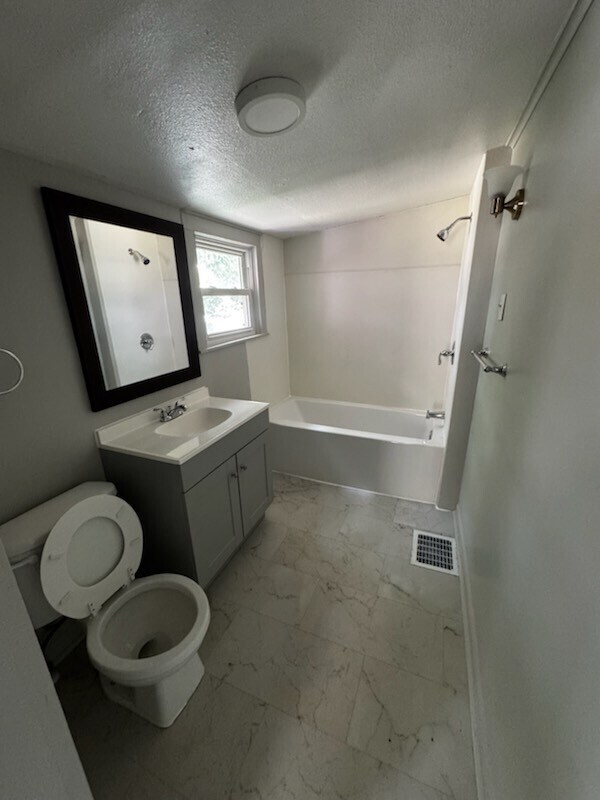 Foto del edificio - 229 N 15th St