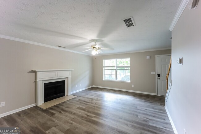 Building Photo - 8228 Sunnydale Ln