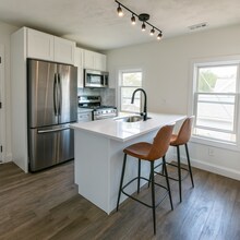 Building Photo - 2089 W 41st St