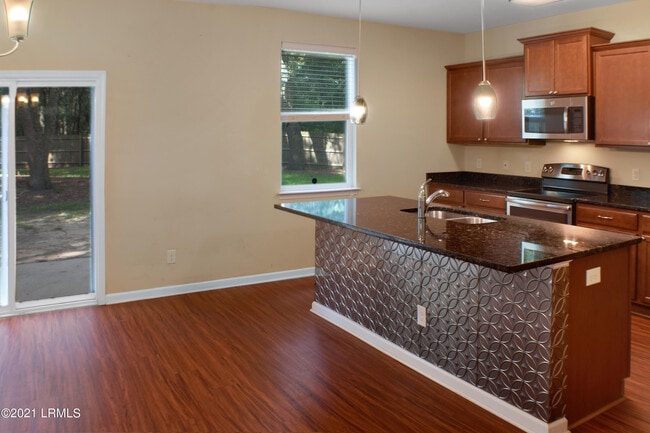 Building Photo - 4884 Breeze Way
