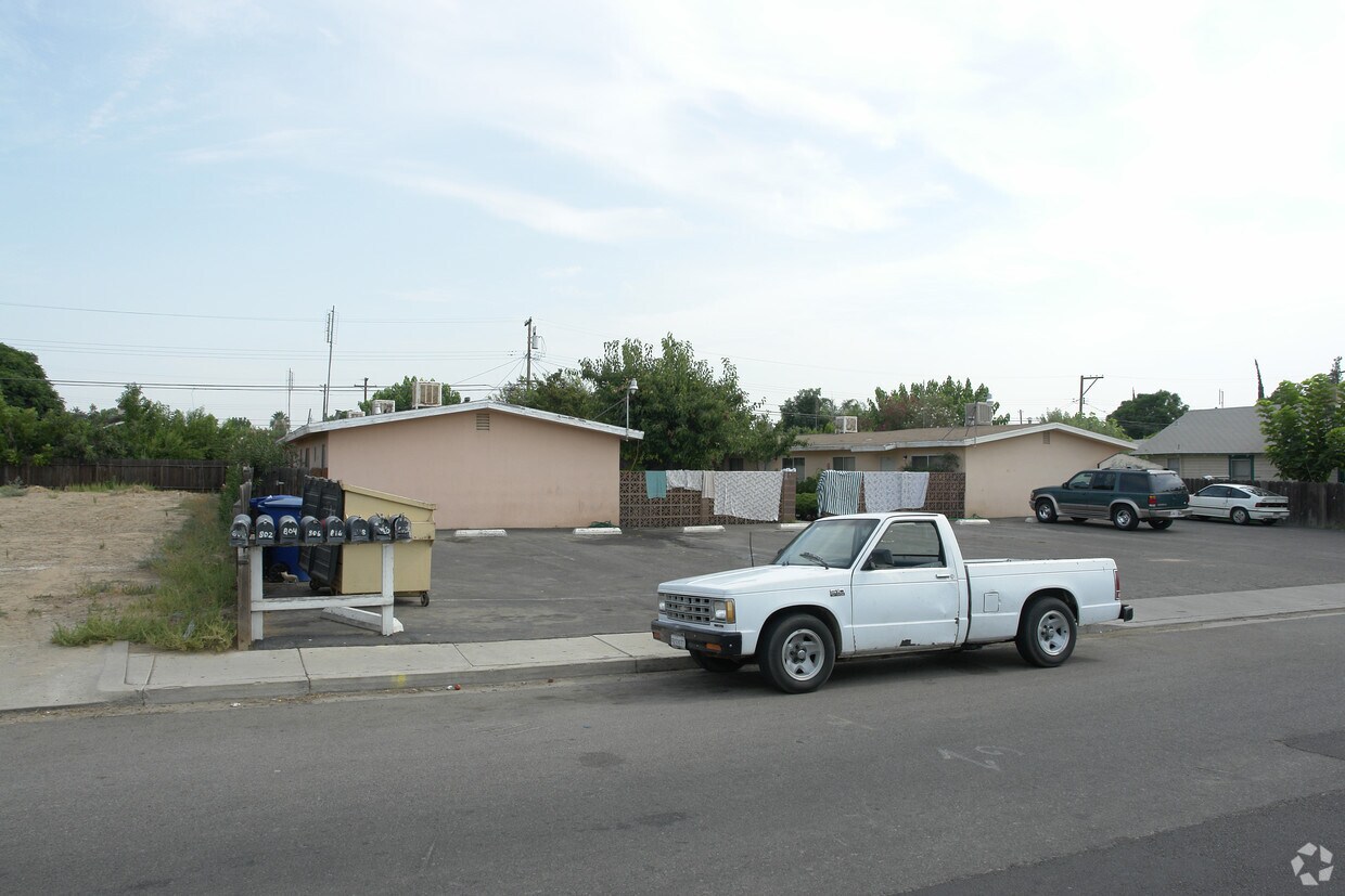 Primary Photo - 800-822 E Early Ave