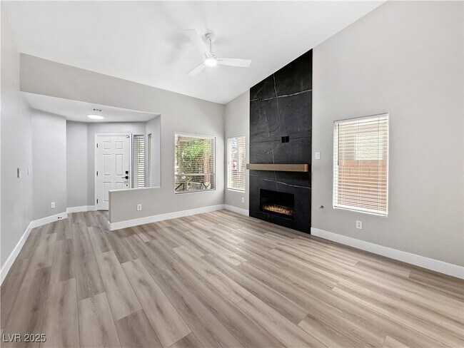 Foto del edificio - 1506 Emerald Peak Ave