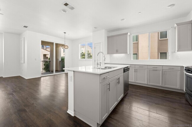 Building Photo - 1207 Paseo Seashore