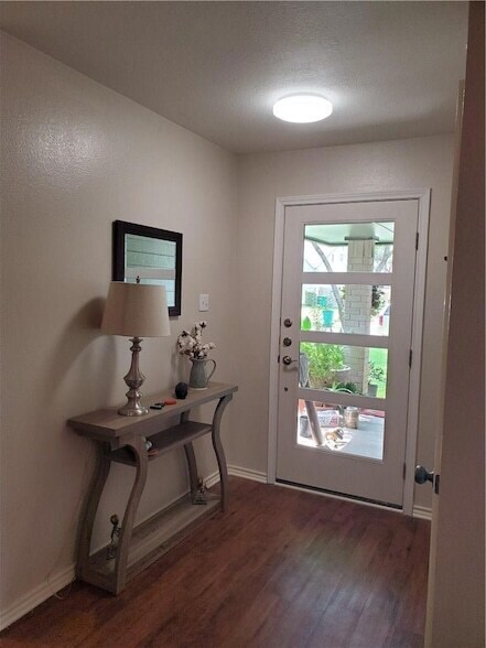 Building Photo - 1809 Dayflower Trce