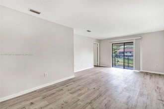 Building Photo - 6020 Shaker Wood Cir