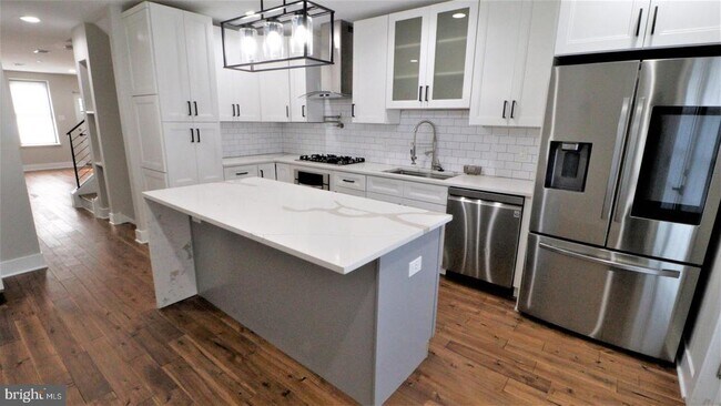 Foto del edificio - 2069 E Fletcher St