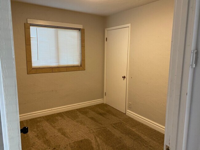 Building Photo - 3167 W 3835 S