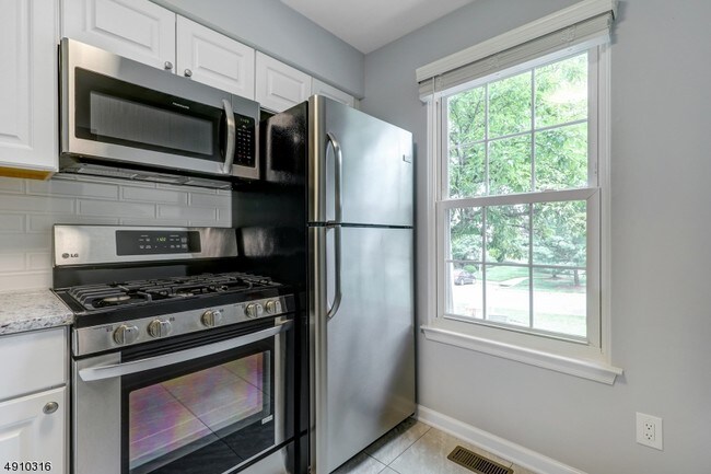 Foto del edificio - 1608 Newbury Ct