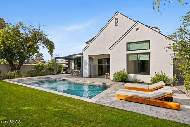 Building Photo - 4145 N 42nd Pl