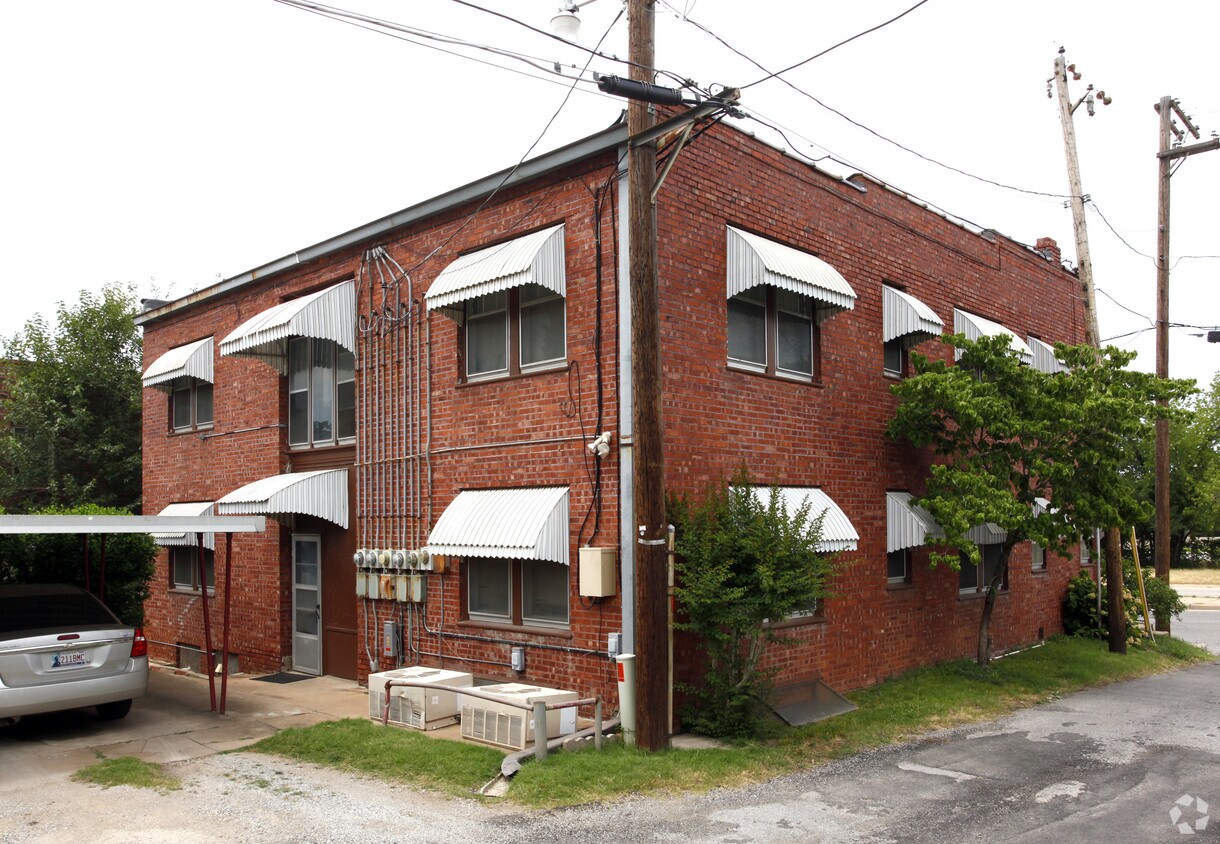 Foto del edificio - 1610 E 14th St
