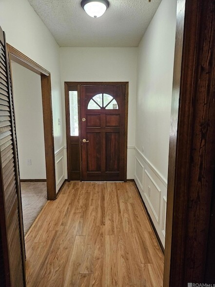 Building Photo - 14823 Stoneberg Ave