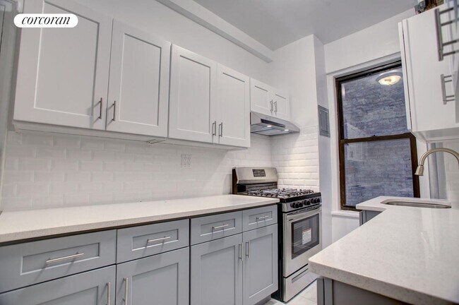 Building Photo - 315 W 102nd St