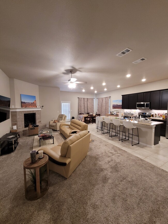 Building Photo - 1335 Masquerade Blvd