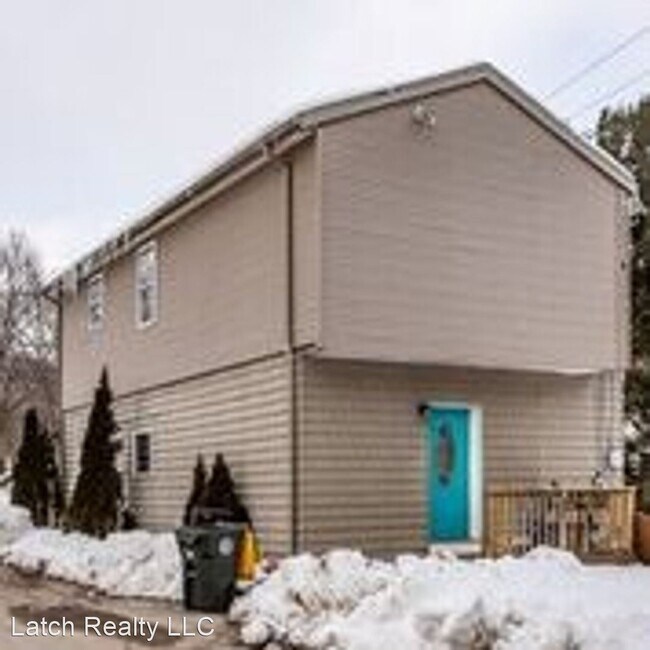 Building Photo - 3 br, 2 bath House - 54 River Rd.