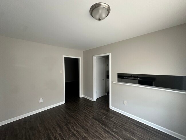 Foto del edificio - 7106 Hillshire Dr