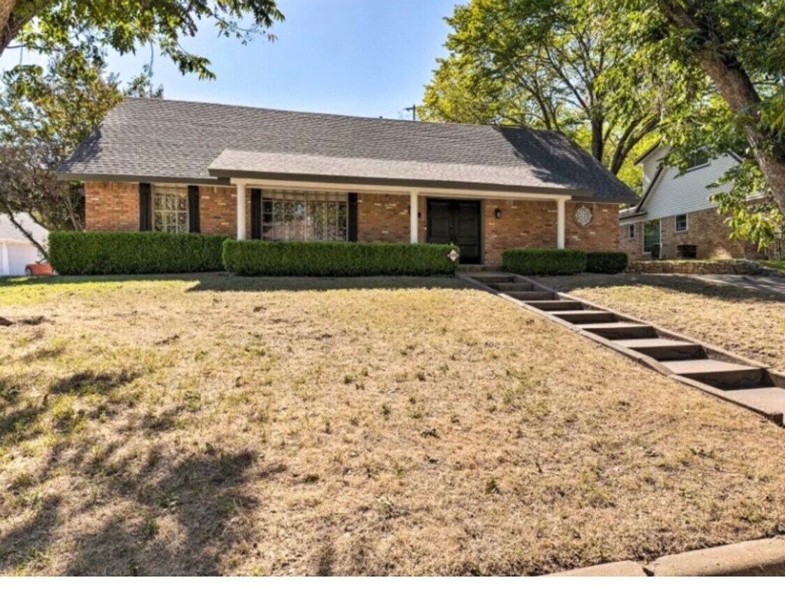 Primary Photo - 3 Bedroom Single Family Home in Central Fo...