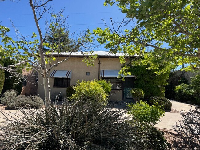 Foto del edificio - North Campus Gem!