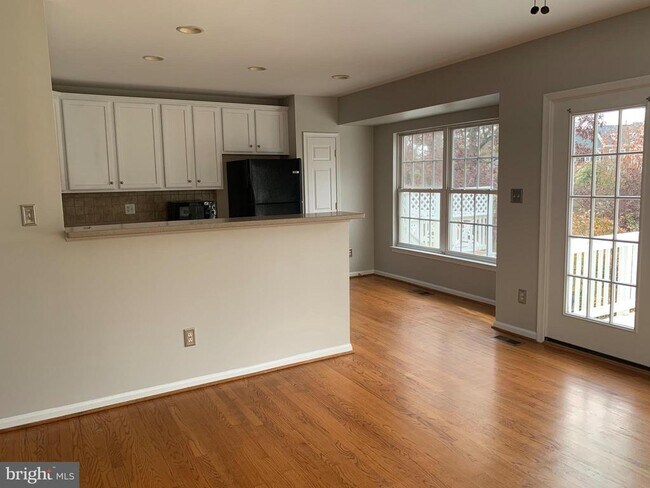 Building Photo - 6209 Toledo Pl