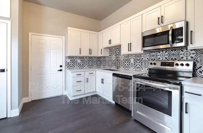 Foto del edificio - 804 Holcomb Ave