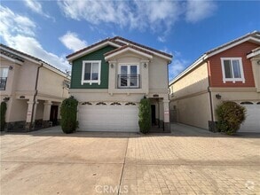 Building Photo - 13746 Cordary Ave