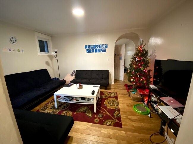 Foto del edificio - 5546 Wilkins Ave