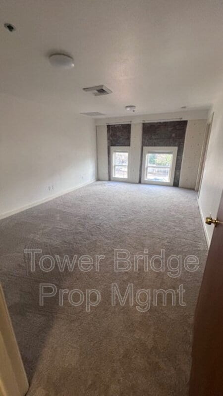 Building Photo - 122 I St