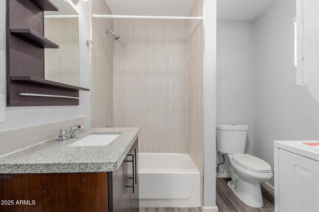 Foto del edificio - 1222 W 4th St