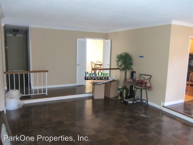 Building Photo - 688 Persimmon Rd