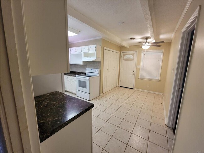 Foto del edificio - 4536 Shamrock Ln