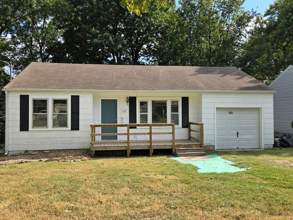 Primary Photo - 506 W Catalpa St