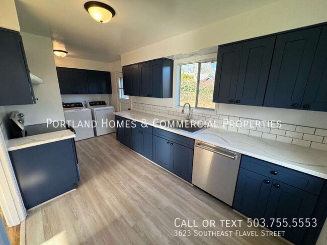 Photo - 3623 SE Flavel St House