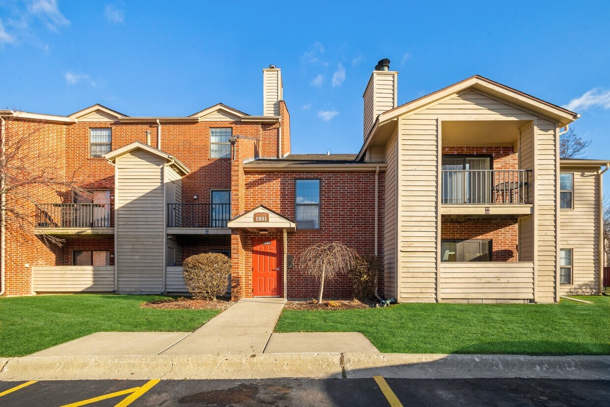 1931 N Hicks Rd Unit 213, Palatine, IL 60074 Condo for Rent in Palatine, IL