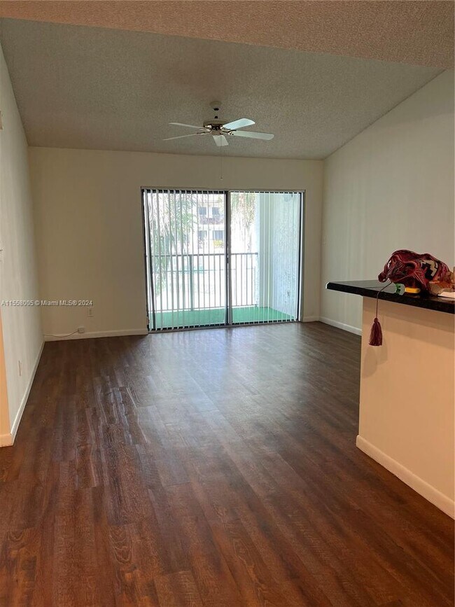 Building Photo - 510 S Park Road 22-10, Hollywood, FL 33021
