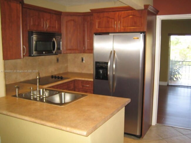 Foto del edificio - 10824 N Kendall Dr