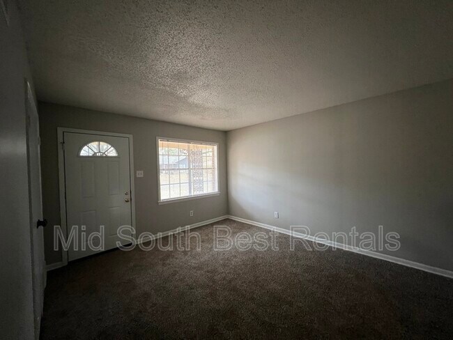 Foto del edificio - 3213 Harvester Ln