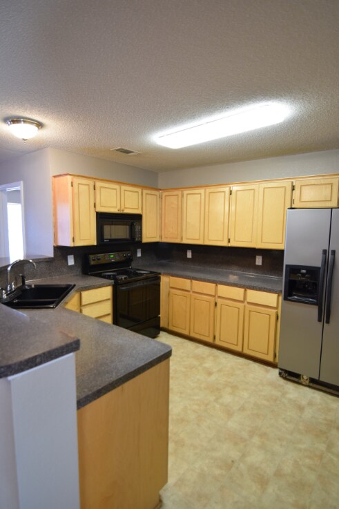 Building Photo - 4313 Janelle Dr