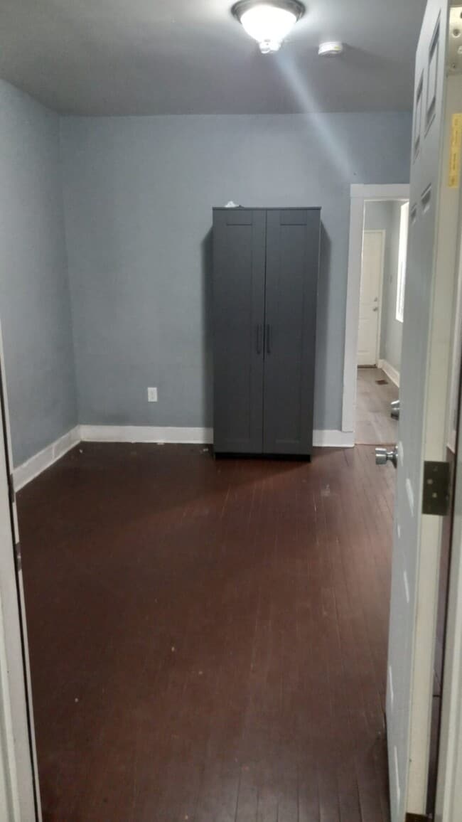 Building Photo - 1 Bedroom 1 Bathroom