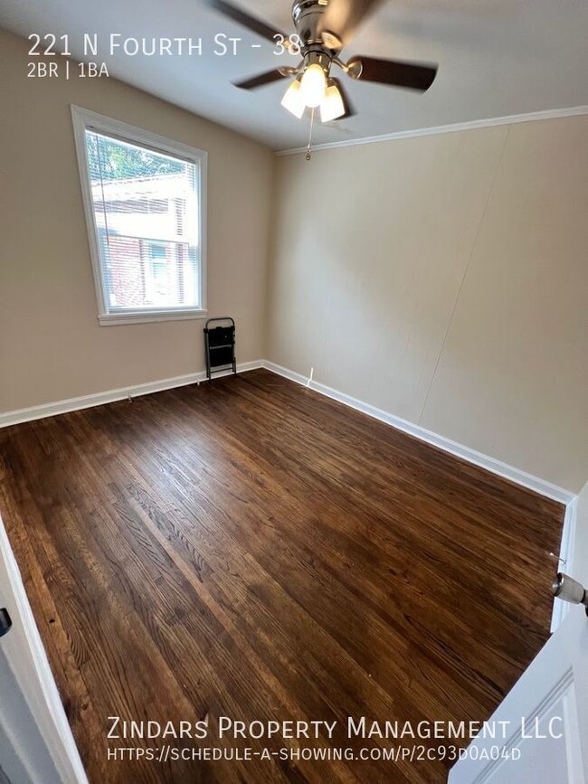 Building Photo - Newly Renovated 2 Bedroom 1 Bathroom Apart...