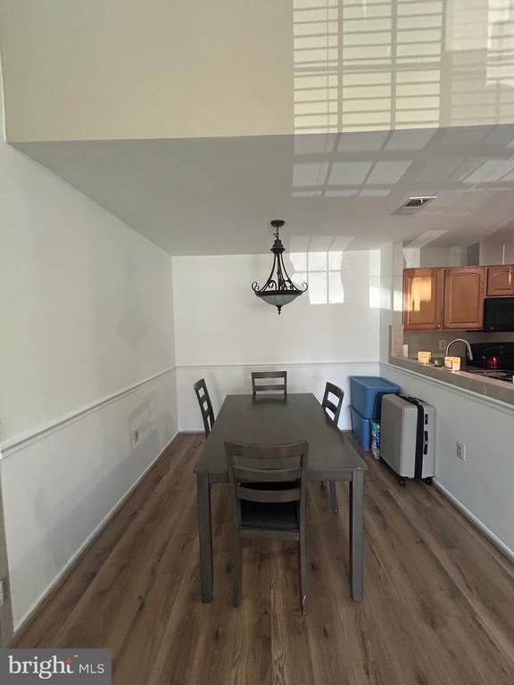 Foto del edificio - 7804 Harrowgate Cir