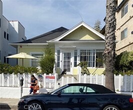 Building Photo - 2219 Ocean Ave