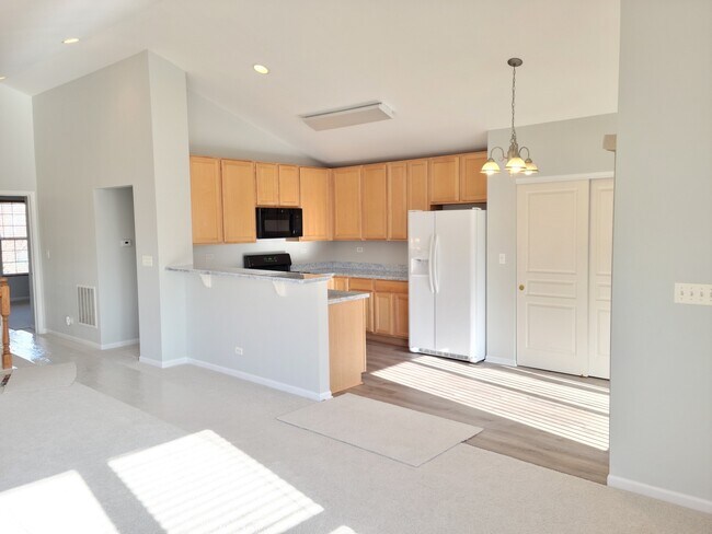 Building Photo - 1001 Reserve Dr