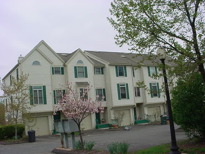 Building Photo - Luxury Townhouse at Camden Pines