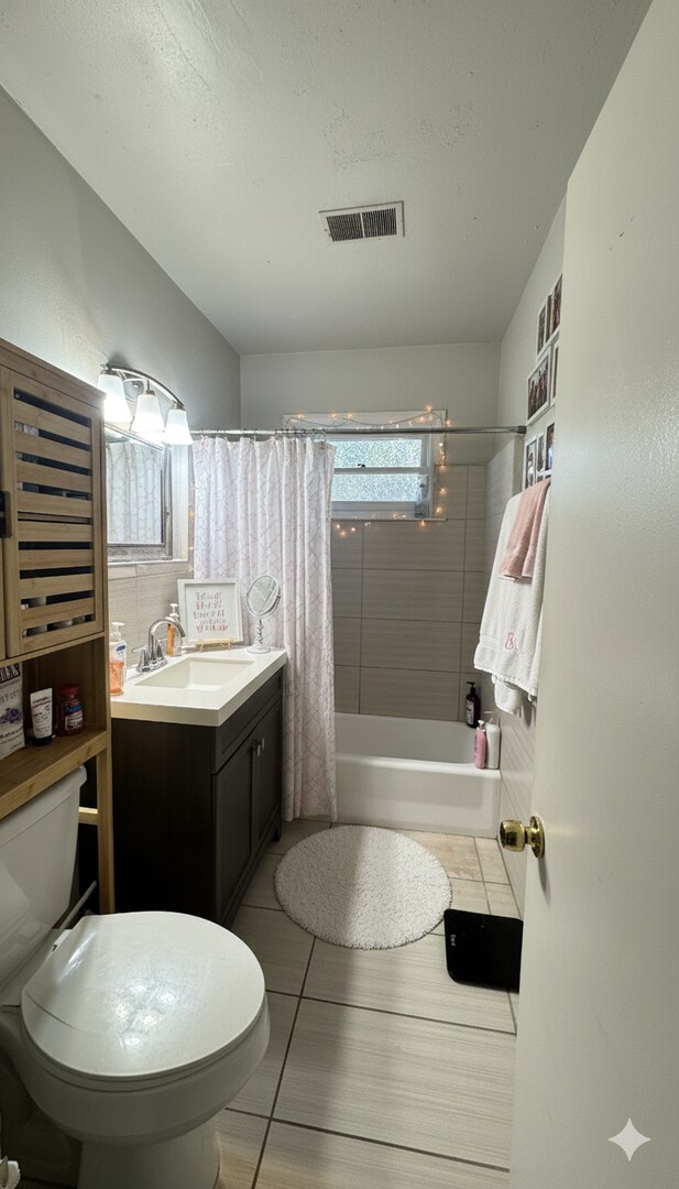 Foto del edificio - Near Sororities! - 2 Bed/1 Bath Flat on Baxter