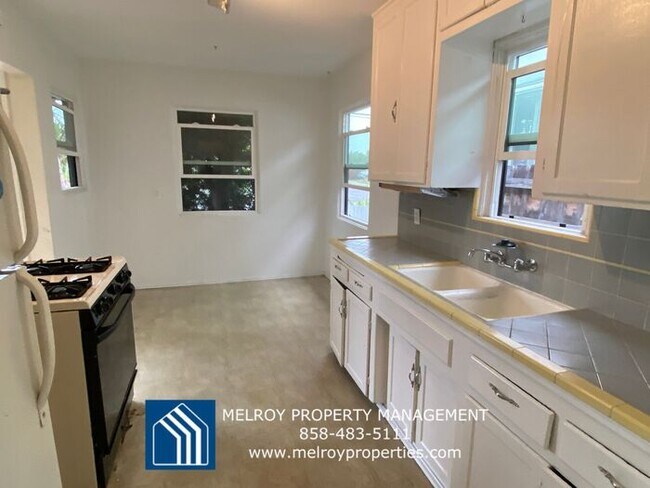 Foto del edificio - 2447 Boundary St