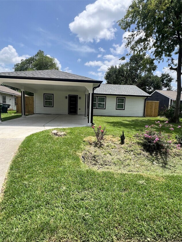 Foto principal - 7613 Lady St