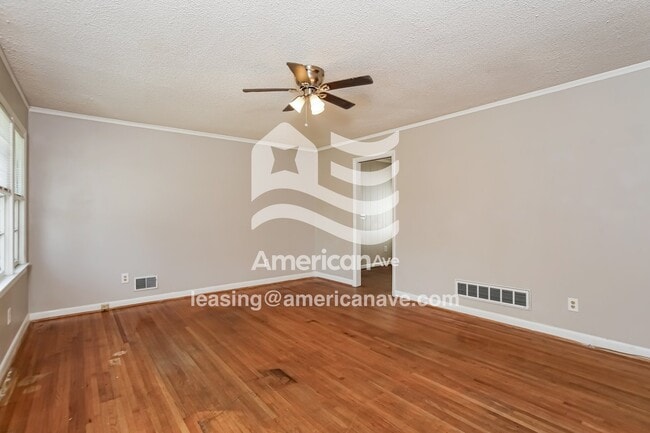 Building Photo - 1813 Bassler St