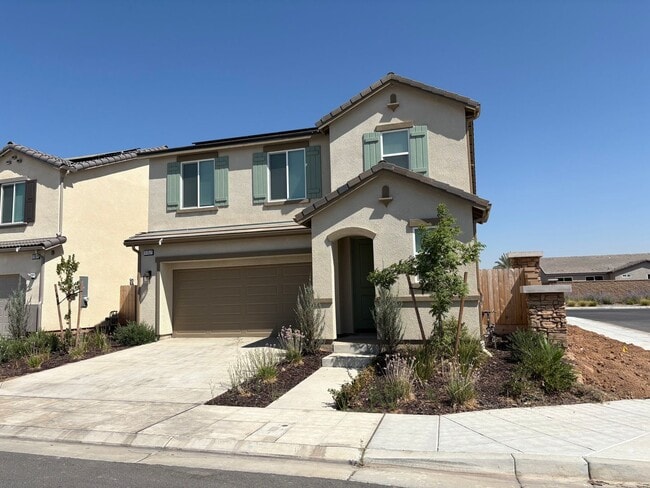 Building Photo - Welcome To This Charming Two-Story Home Ne...
