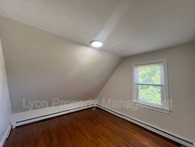 Building Photo - 107-109 Burgess Ave